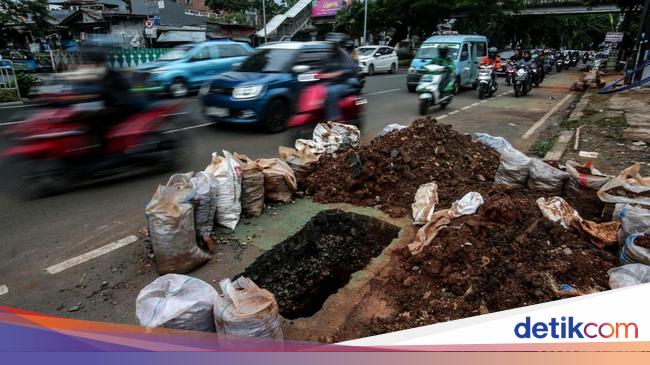 Ibu-Anak Tercebur ke Galian Kabel di Jaktim, Pemprov DKI Tegur Kontraktor Proyek