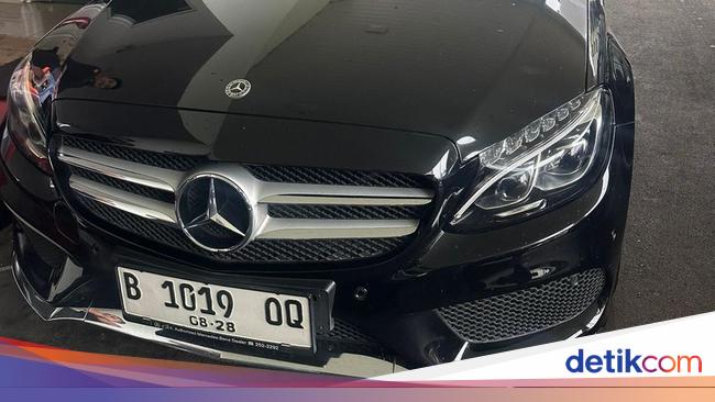 Kejagung Sita 2 Mobil Mewah Milik Tersangka Kasus Impor Gula Tom Lembong