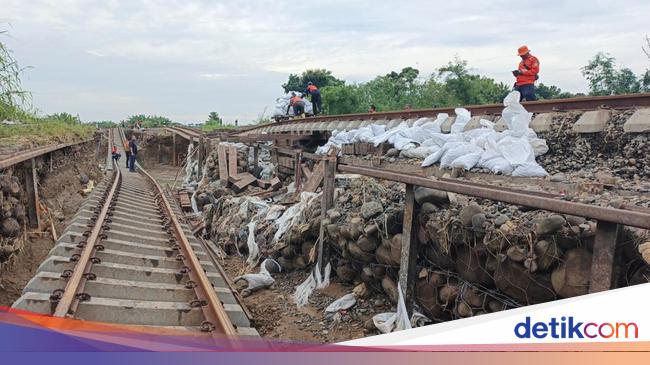 Daftar 7 Perjalanan KA Batal dan 11 Dialihkan Imbas Banjir Grobogan
