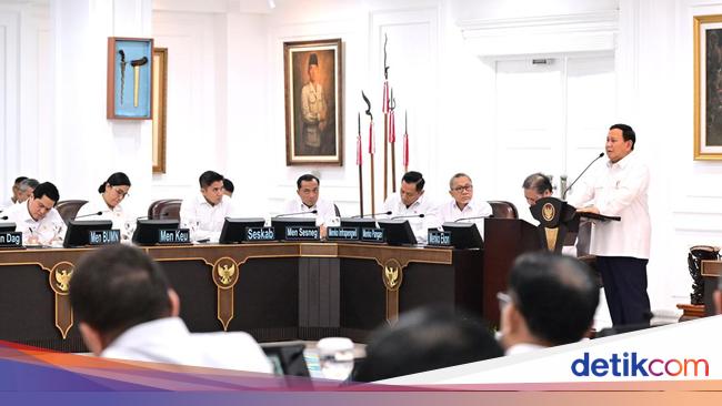 5 Pernyataan Prabowo Saat Evaluasi Kinerja 100 Hari