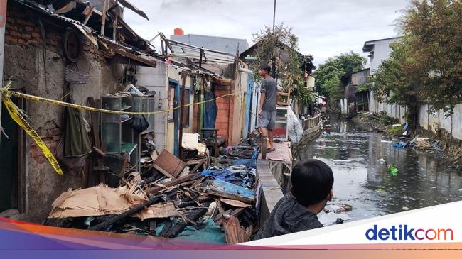 Cerita Warga Berjibaku Padamkan Kebakaran Sawah Besar, Ember Sampai Hilang