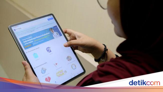 Warga Surabaya Kini Bisa Urus Adminduk Mandiri dari Rumah, Caranya?