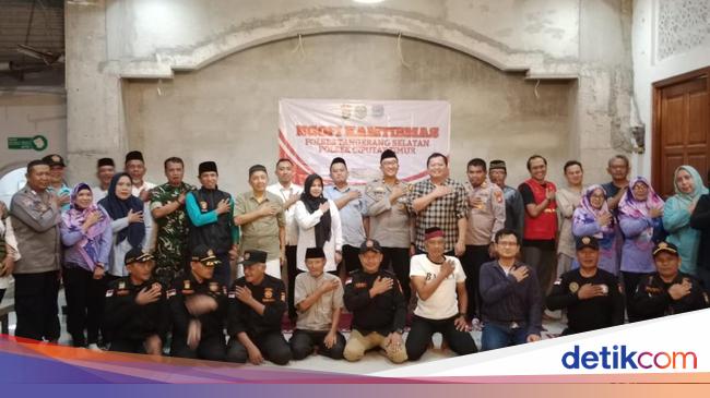 Polisi Bersiaga Cegah Anak-anak Fans Bus 'Telolet' Masuk Tol di Ciputat