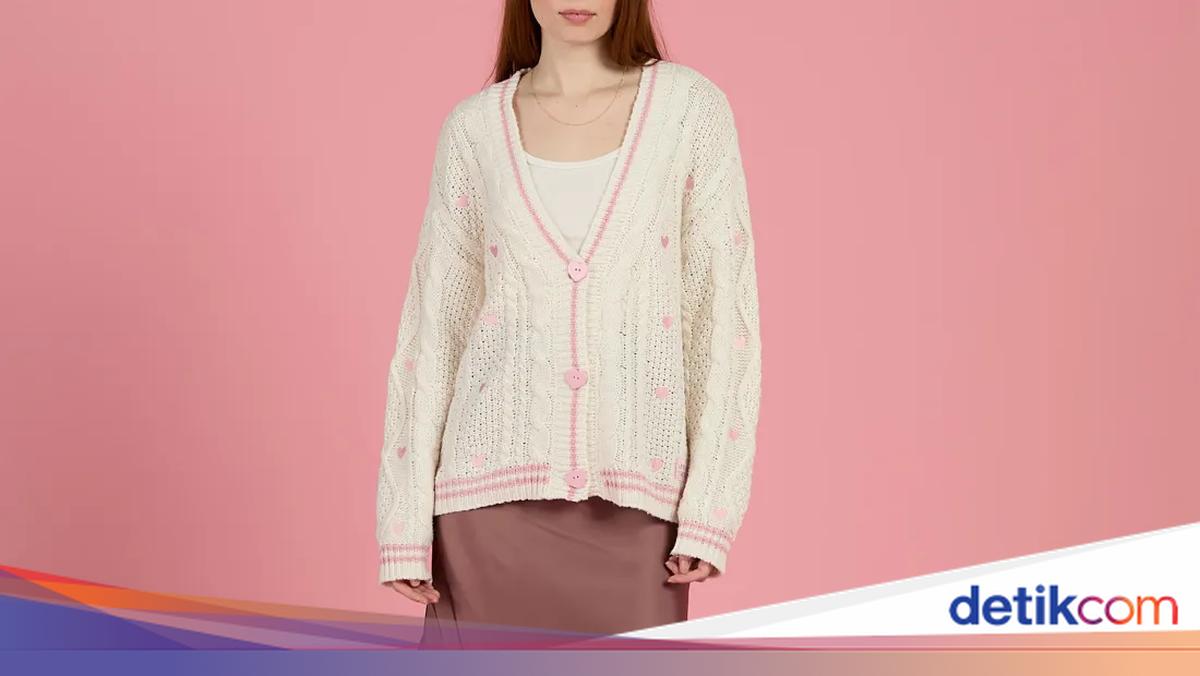 Taylor Swift Rilis Cardigan 'Lover' untuk Valentine, Hanya Dijual