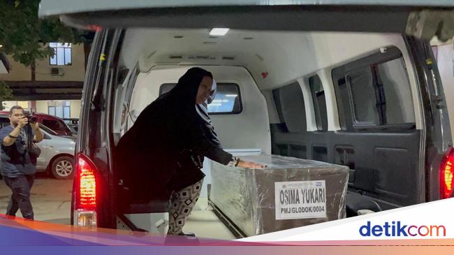 Tangis Ibunda Osima Yukari Kembali Pecah saat Pengambilan Jenazah Sang Putri