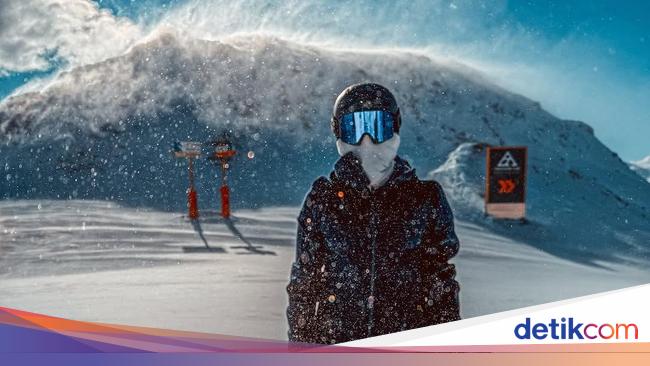 Foto: Pangeran Tampan Dubai Snowboarding di Prancis