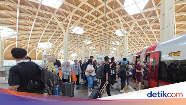 73 Ribu Tiket Whoosh Terjual untuk Long Weekend Imlek, Hari Ini Ludes