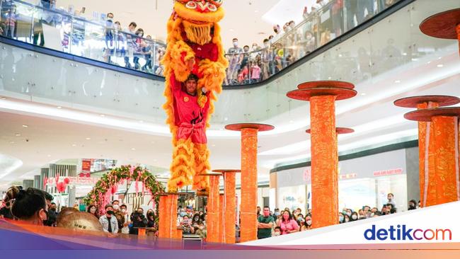 Ide Long Weekend Libur Imlek: Lihat Barongsai di Mall