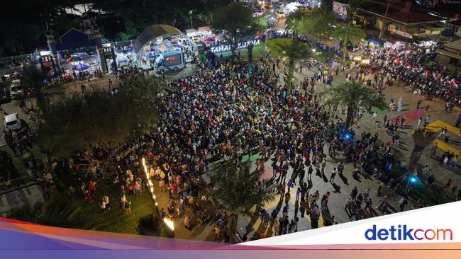 Alun-alun Merdeka Lubuklinggau Dipadati Ribuan Warga Nobar Wiro Sableng