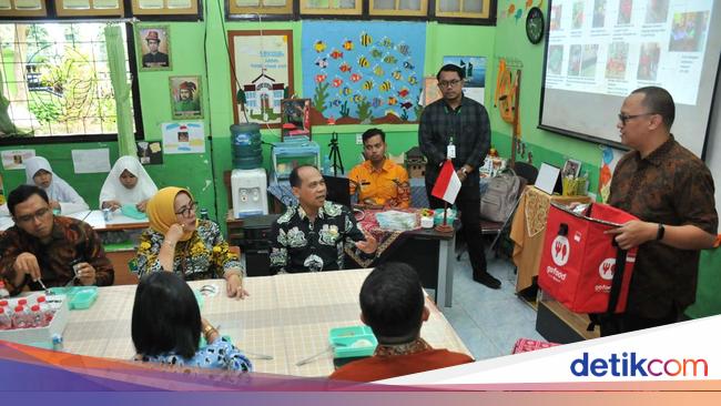 Kementerian PAN-RB Puji Program Makan Bergizi Gratis CSR GoTo di Malang