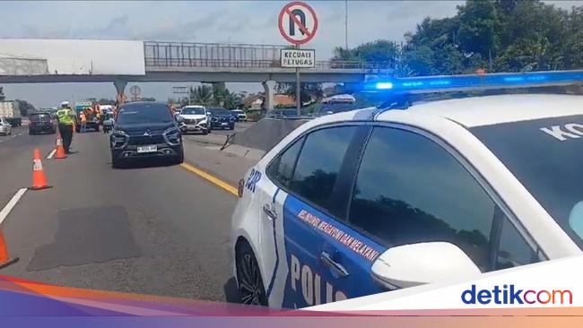 Contraflow Diberlakukan di Km 55-Km 65 Arah Cikampek Siang Ini