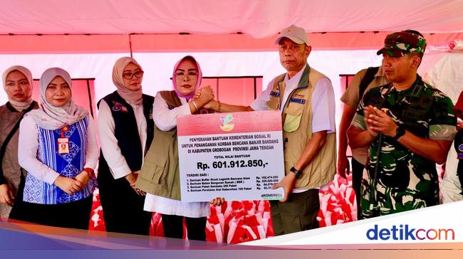 Wamensos Serahkan Bantuan Senilai Rp 601 Juta ke Korban Banjir Grobogan