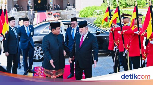 Prabowo Kunjungi Istana Negara Malaysia, Disambut PM dan Sultan Ibrahim