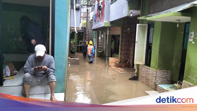 34 RT dan 19 Ruas Jalan di Jakarta Masih Banjir, Tinggi Air Capai 1 Meter