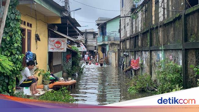 5 RT di Duri Kosambi Cengkareng Masih Banjir, Ketinggian Air Capai 1 Meter