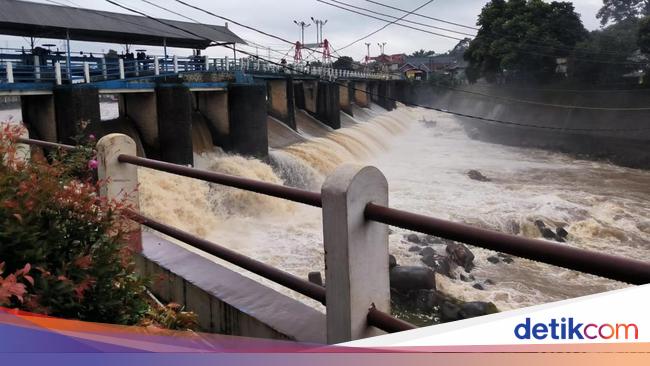 Sempat Hujan Seharian, Bendung Katulampa Bogor Siaga 4 Pagi Ini