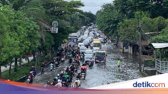 Jl Daan Mogot Jakarta Barat Banjir! Lalu Lintas Macet