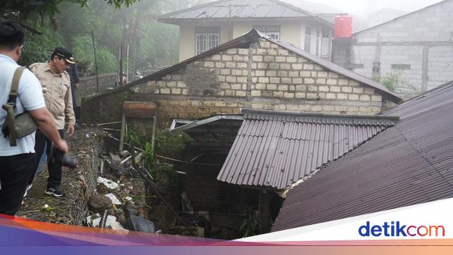 5 Rumah Rusak Diterjang Banjir di Puncak Bogor