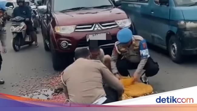 Sopir Pajero Tabrak Pedagang Kacang di Bogor gegara Nyetir Sambil Main HP