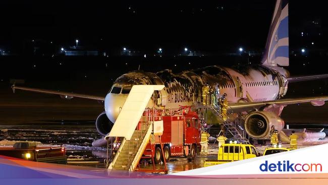 Dunia Hari Ini: Pesawat Air Busan Terbakar di Bandara Internasional Gimhae