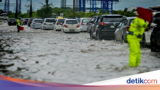 Saat Banjir Bikin Akses Tol ke Bandara Soekarno-Hatta Sempat Terhambat