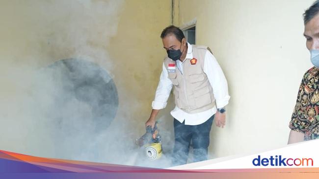 2 Anak Kena DBD, Legislator Gerindra Lakukan Fogging di Sidoarjo