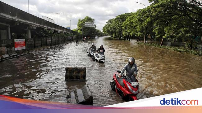 BMKG Ungkap Fenomena Alam Penyebab Hujan Deras Jakarta hingga Picu Banjir