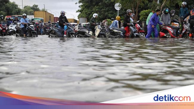 BPBD Catat 1.941 Warga Jakut Masih Mengungsi Akibat Banjir