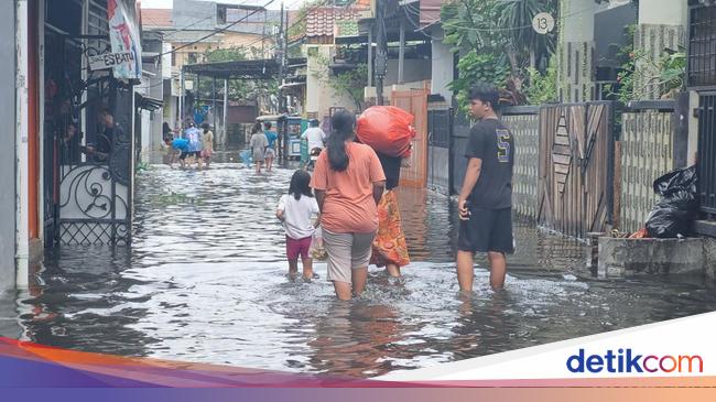 Banjir di Cengkareng 2 Hari Belum Surut, Warga Sebut Terparah Sejak 1998