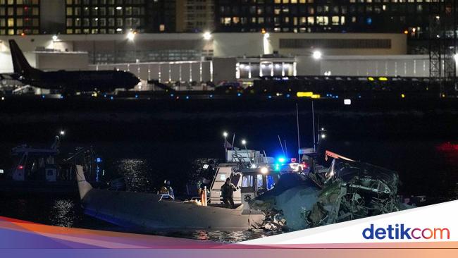 8 Fakta Ngeri Pesawat Komersil AS Tabrakan Maut dengan Black Hawk