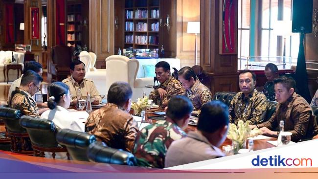 Prabowo Gelar Ratas di Hambalang, Bahas Tata Lahan Kebun Sawit