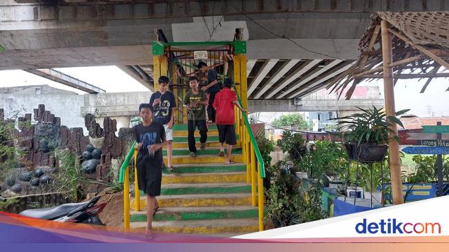 Warga Minta Akses JPO Kolong Kalibata Dibuka: Jalan Kaki di Flyover Bahaya!