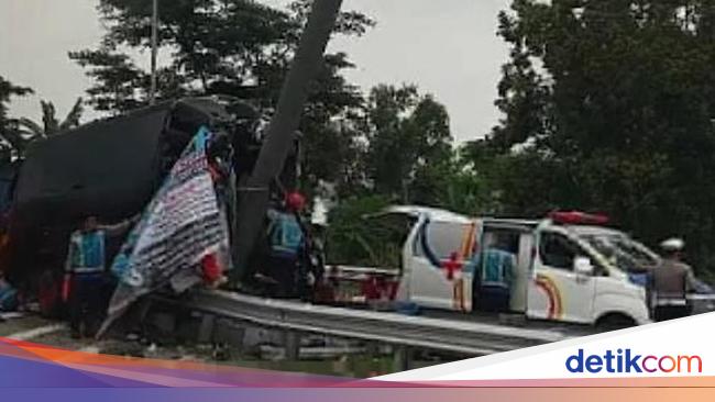 Pelajaran dari Kecelakaan Maut Bus Brimob Angkut Siswa SMA