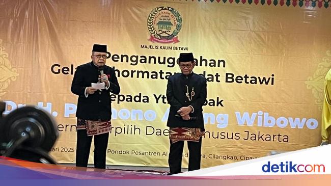 Dipakaikan Kuku Macan, Pramono Anung Dapat Gelar Kehormatan 'Abang' Betawi