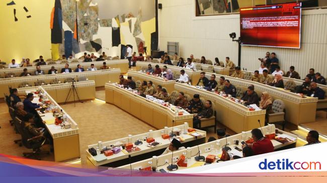 Prabowo Pilih 20 Februari Lantik Kepala Daerah, Legislator: Bisa Lebih Maju