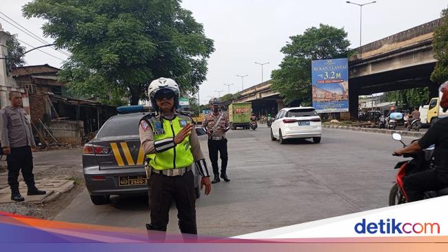 Lokasi Rawan Pengendara Lawan Arah di Jakbar Kini Dijaga Polisi