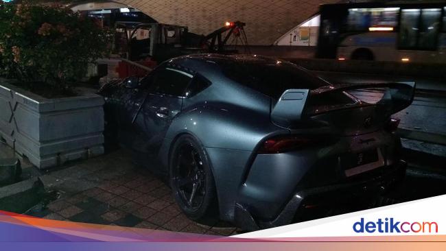 Status Pengemudi Mobil Supra Kecelakaan Dekat HI di KTP: Mahasiswa