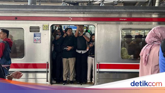 Perbedaan yang Dirasakan Anker Usai Jadwal Terbaru KRL Berlaku