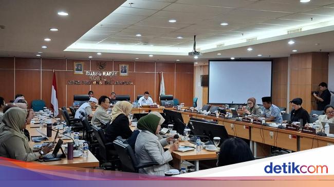 Pemprov DKI Sesuaikan KJMU dengan UKT Penerima, Tak Lagi Pukul Rata Rp 9 Juta