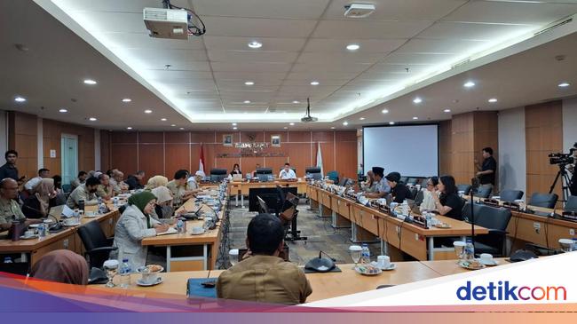 Legislator DKI Kritik Syarat Penerima KJP Plus Harus Nilai Rapor Rata-rata 70