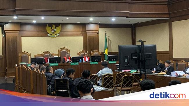 Jaksa Cecar soal Tukar Dolar, Anak Pengacara Ronald Tannur Ngaku Lupa