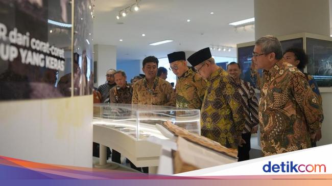 Menbud Fadli Zon Resmikan Ruang Pamer Museum Zona Muhammadiyah di UAD