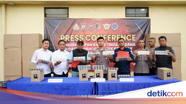 Polisi Gagalkan Penyelundupan 1,8 Juta Batang Rokok Ilegal di Merak