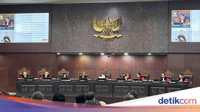 MK Mentahkan Dalil Kasus VCS Cabup Piet Hein, Gugatan Pilkada Halut Ditolak