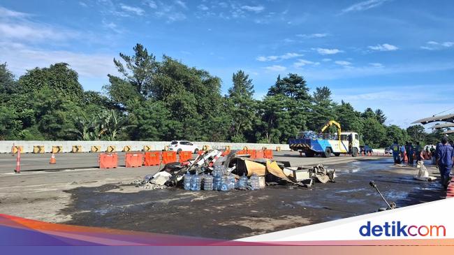 Kecelakaan Truk Galon di Tol Ciawi, Perusahaan AMDK Diminta Tanggung Jawab