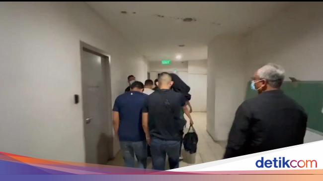 Polisi Ungkap Ide Awal Trio Host Gelar Pesta Gay di Hotel Jaksel