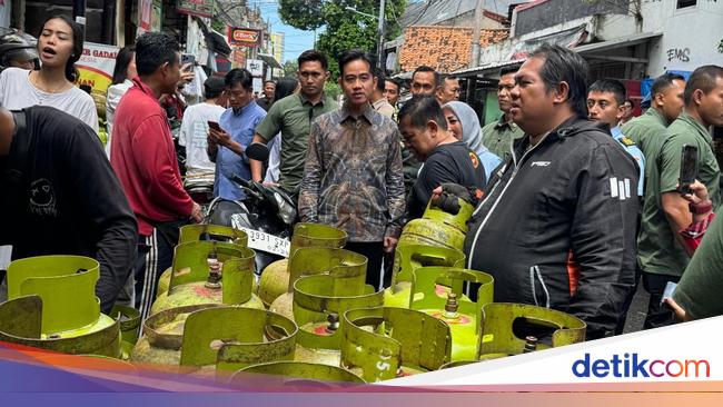 Gibran Cek Pangkalan Gas 3 Kg di Menteng: Bu, Kalau Ada Apa-apa Kabarin