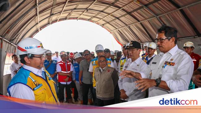 Upaya Cegah Banjir, Pj Gubernur Jateng Tinjau Normalisasi Sungai Wulan