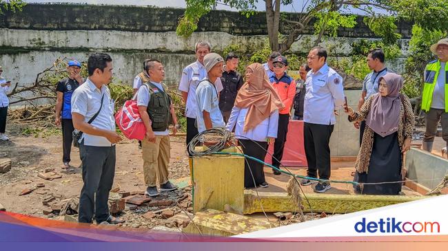 Kemensos Salurkan Bantuan ke Korban Banjir dan Longsor di Bondowoso