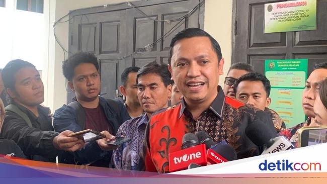 Pengacara Bantah soal Hasto Perintahkan Rendam HP Harun-Siapkan Rp 400 Juta